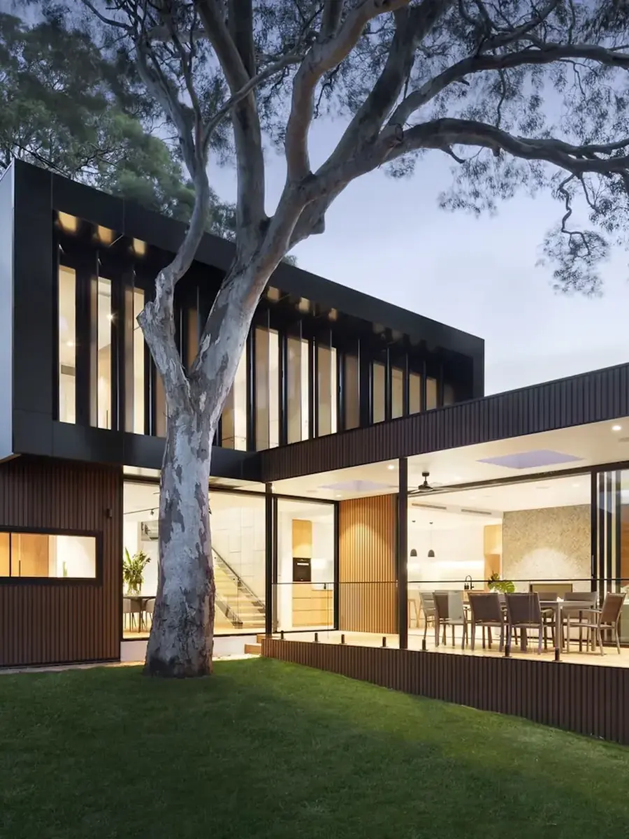 Maison contemporaine, volumes blancs et jardin